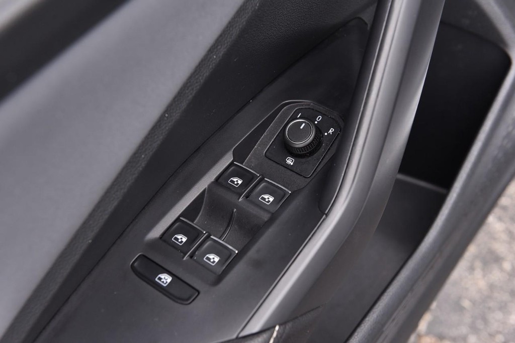 Volkswagen Jetta Vehicle Image 08