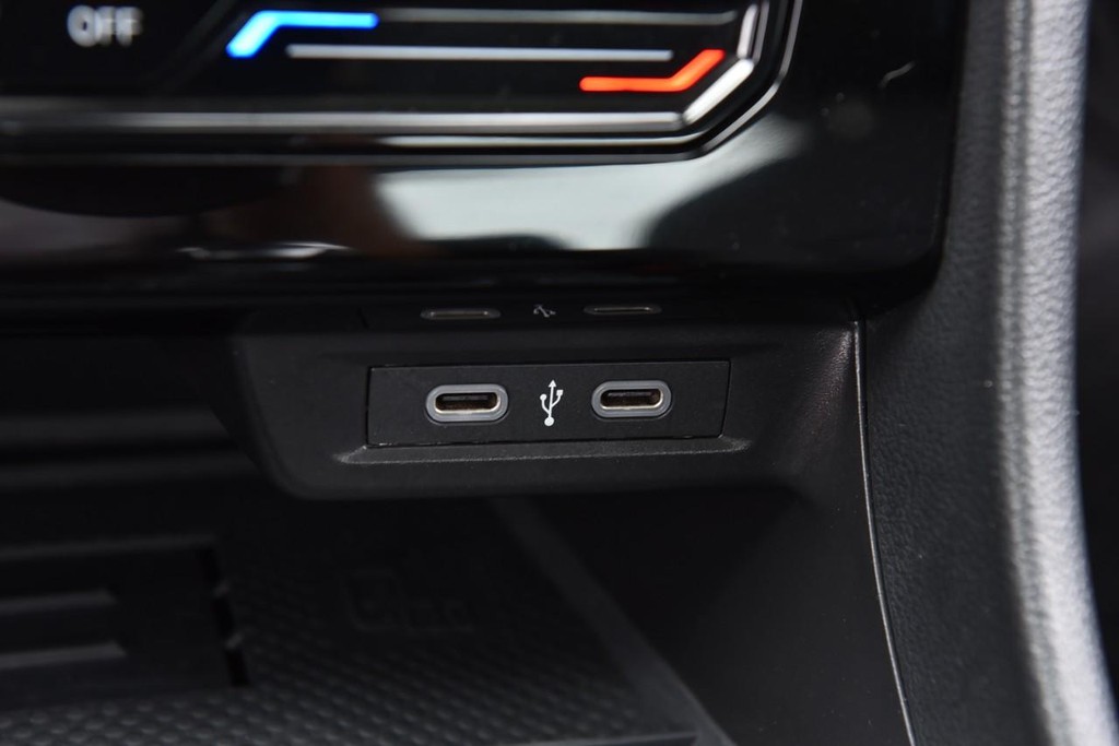 Volkswagen Jetta Vehicle Image 16