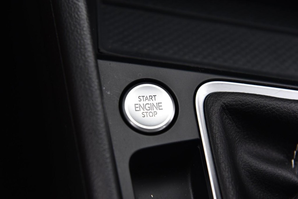 Volkswagen Jetta Vehicle Image 17