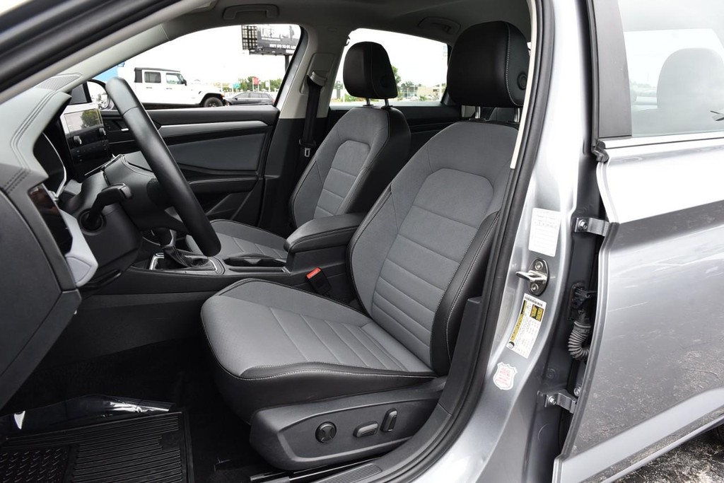 Volkswagen Jetta Vehicle Image 20