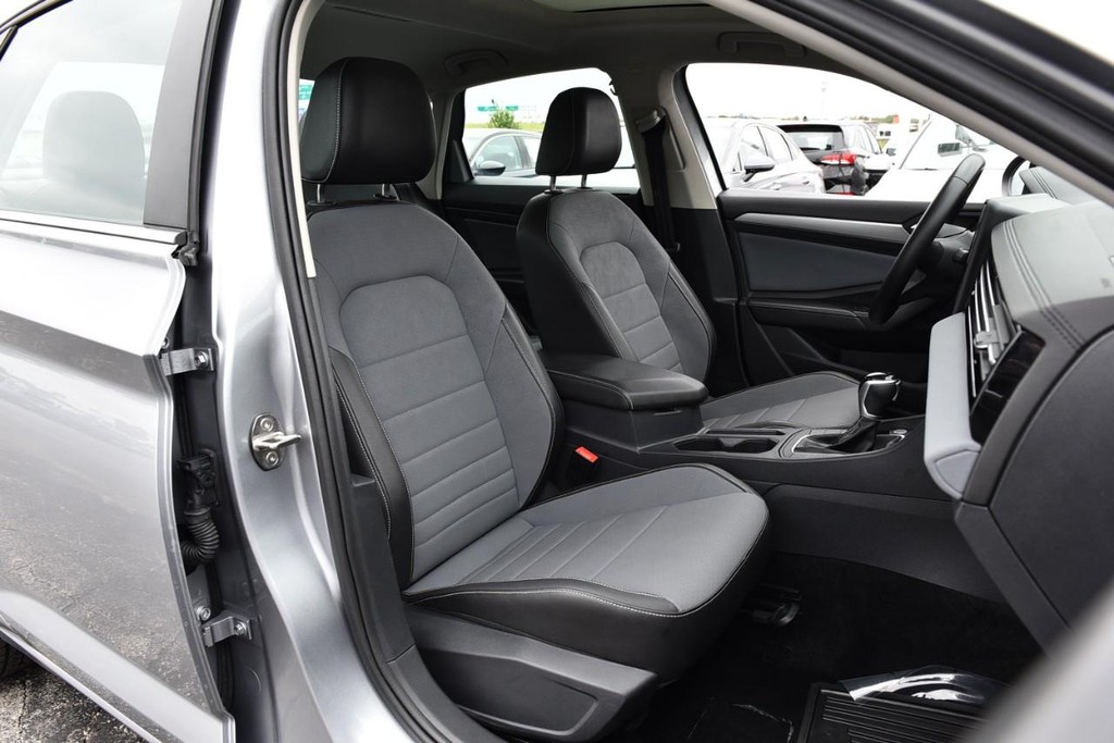 Volkswagen Jetta Vehicle Image 21