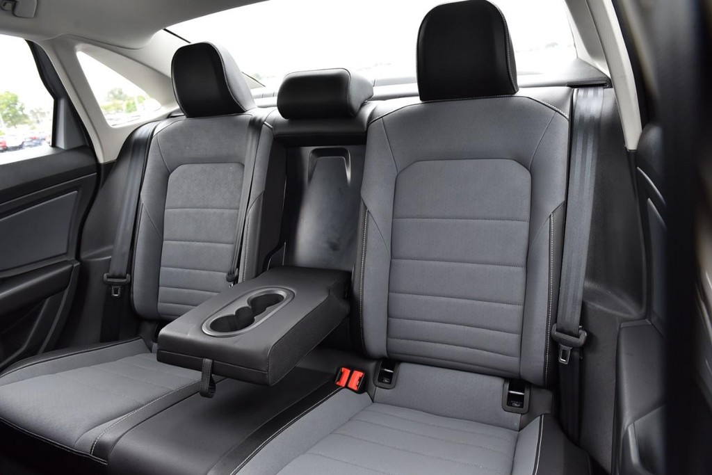 Volkswagen Jetta Vehicle Image 23