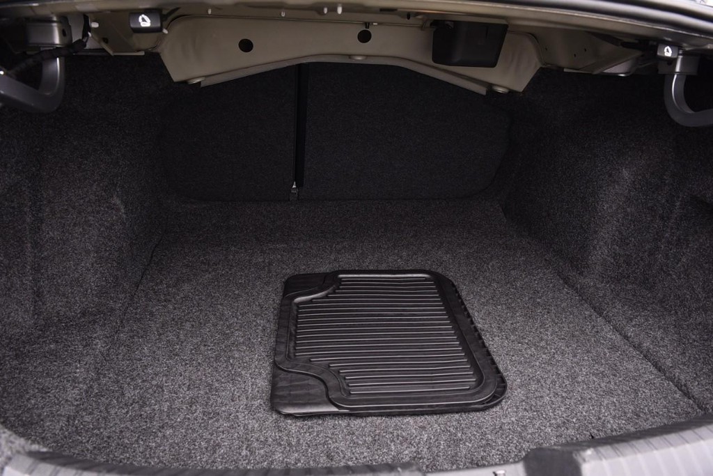 Volkswagen Jetta Vehicle Image 24