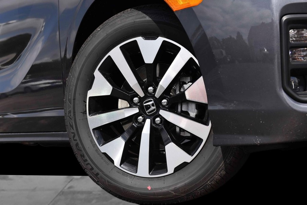 Honda Odyssey Vehicle Image 03