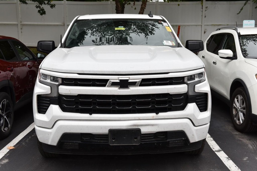Chevrolet Silverado 1500 Vehicle Full-screen Gallery Image 03