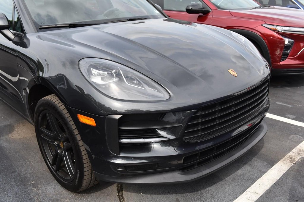 Porsche Macan Vehicle Image 02