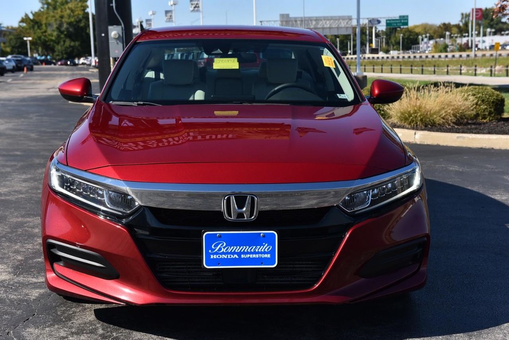 Honda Accord Sedan Vehicle Full-screen Gallery Image 4