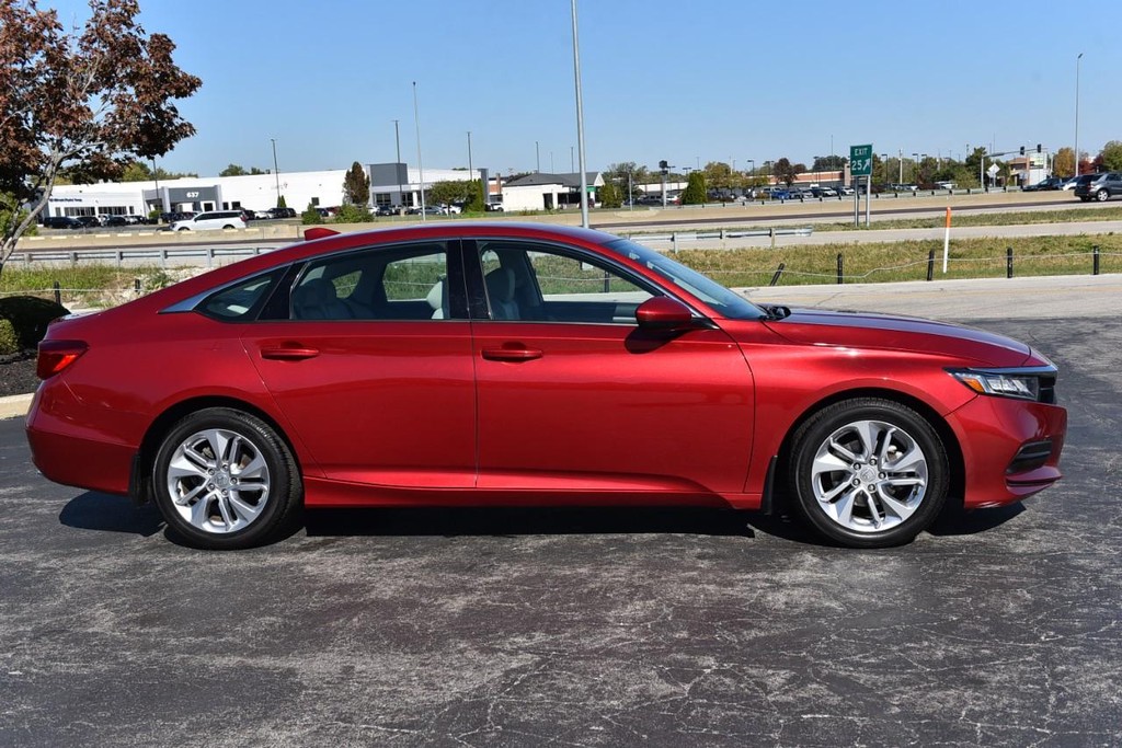 Honda Accord Sedan Vehicle Full-screen Gallery Image 5