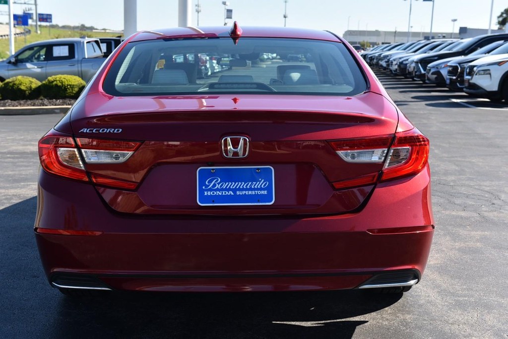 Honda Accord Sedan Vehicle Full-screen Gallery Image 6