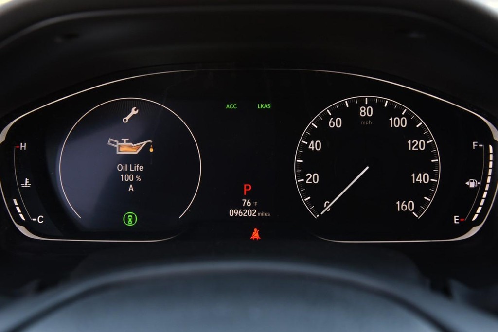 Honda Accord Sedan Vehicle Full-screen Gallery Image 11