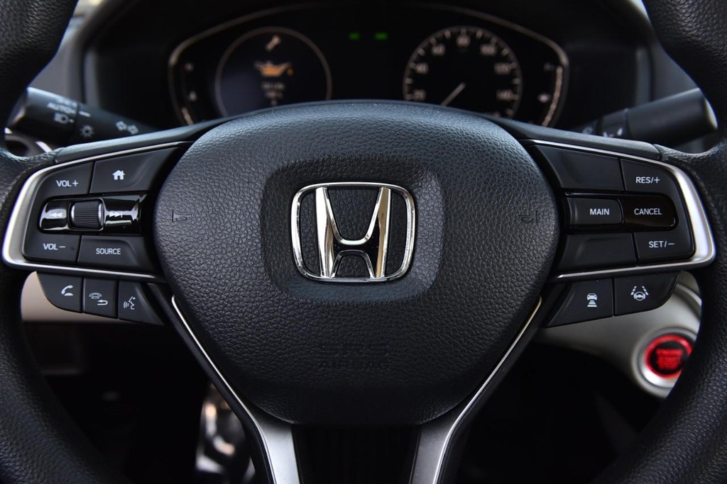 Honda Accord Sedan Vehicle Full-screen Gallery Image 19