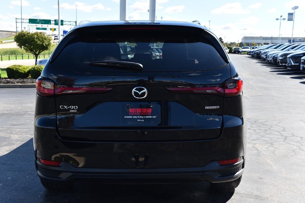 Mazda CX-90 Vehicle Full-screen Gallery Image 6