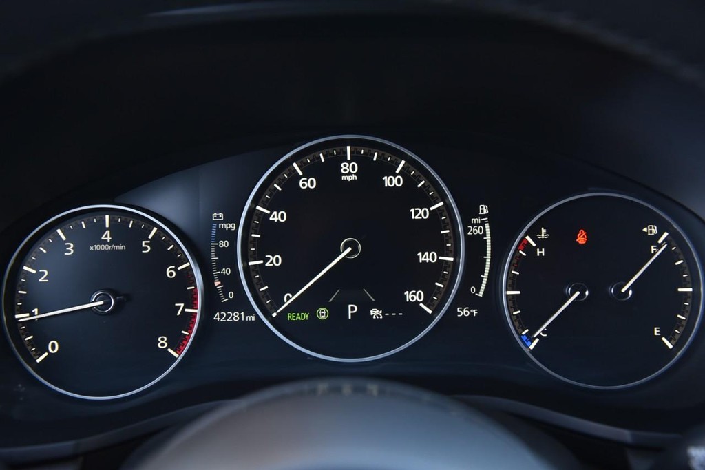Mazda CX-90 Vehicle Full-screen Gallery Image 11