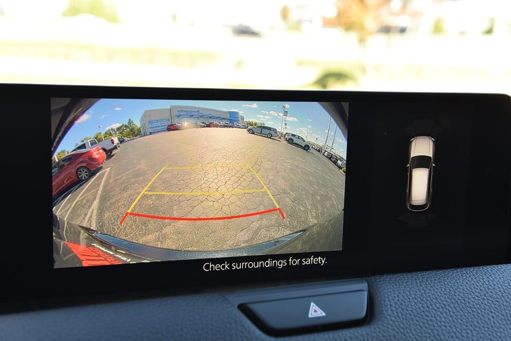 Mazda CX-90 Vehicle Full-screen Gallery Image 12