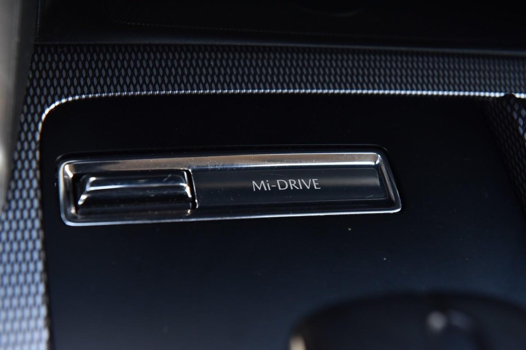 Mazda CX-90 Vehicle Full-screen Gallery Image 16