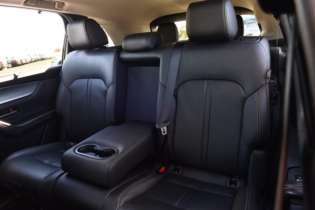 Mazda CX-90 Vehicle Full-screen Gallery Image 22