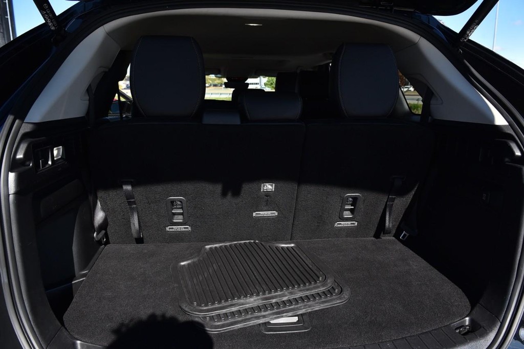 Mazda CX-90 Vehicle Full-screen Gallery Image 25