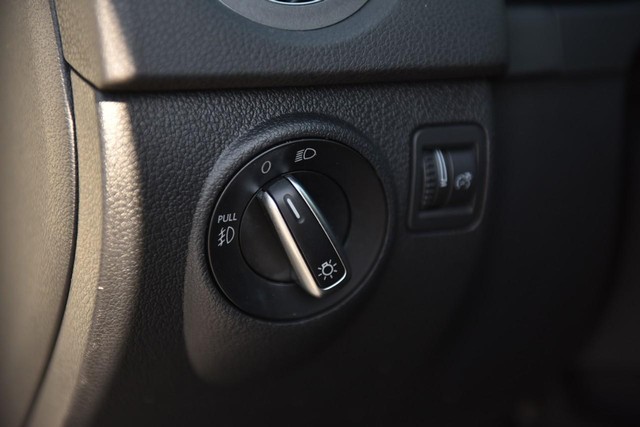 Volkswagen Tiguan Vehicle Image 09