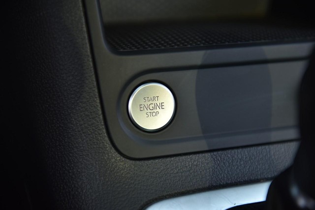 Volkswagen Tiguan Vehicle Image 13