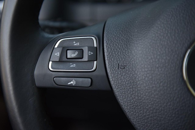 Volkswagen Tiguan Vehicle Image 16