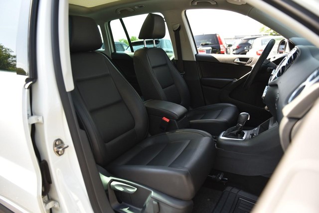Volkswagen Tiguan Vehicle Image 18