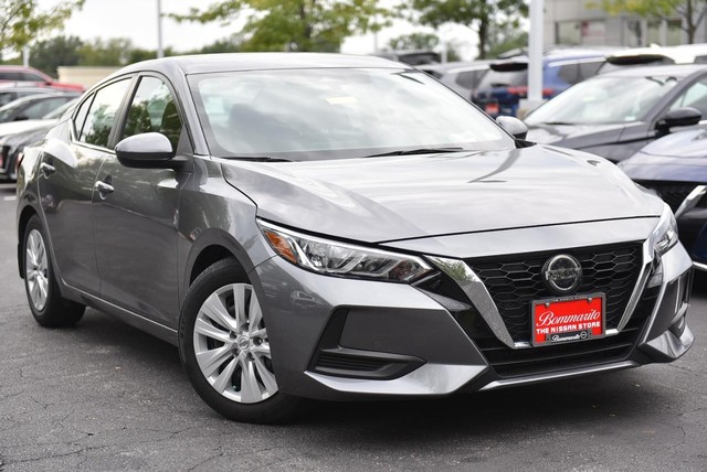 Nissan Sentra Vehicle Image 02