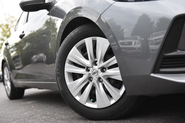 Nissan Sentra Vehicle Image 03