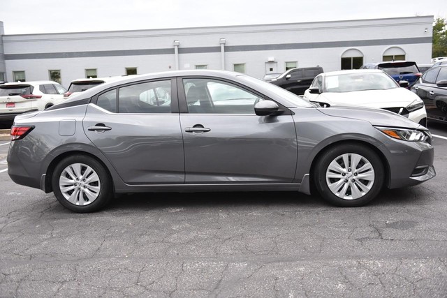 Nissan Sentra Vehicle Image 04