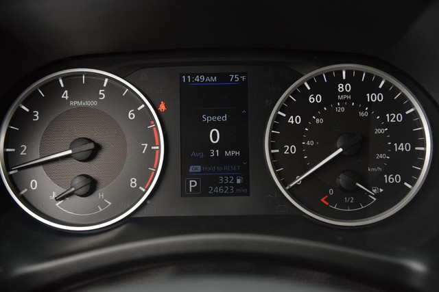 Nissan Sentra Vehicle Image 10