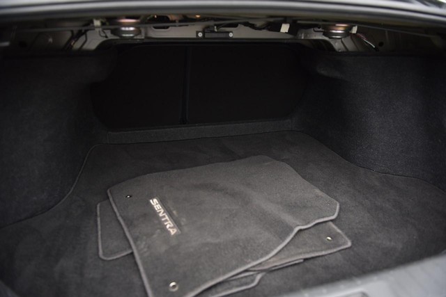 Nissan Sentra Vehicle Image 21