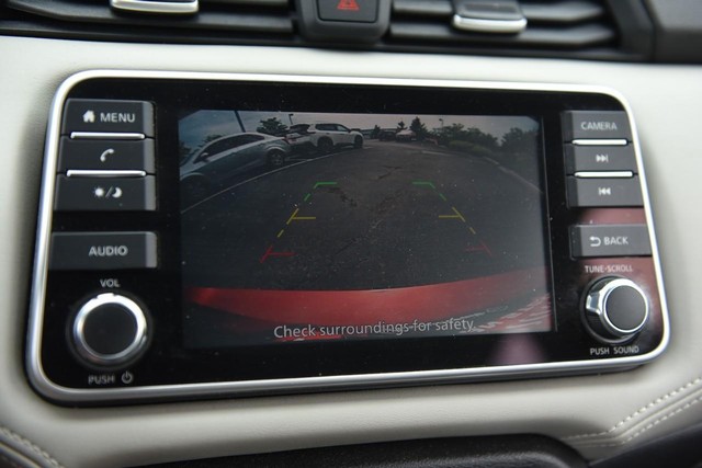 Nissan Versa Vehicle Image 10