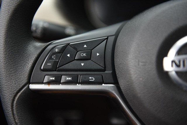 Nissan Versa Vehicle Image 16