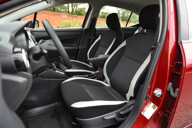 Nissan Versa Vehicle Image 17