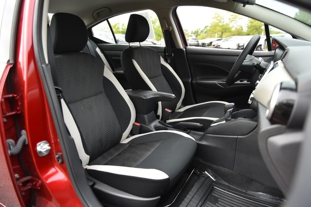 Nissan Versa Vehicle Image 18