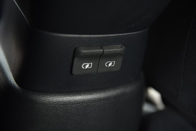 Nissan Versa Vehicle Image 20