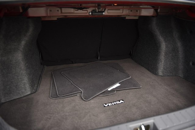 Nissan Versa Vehicle Image 21