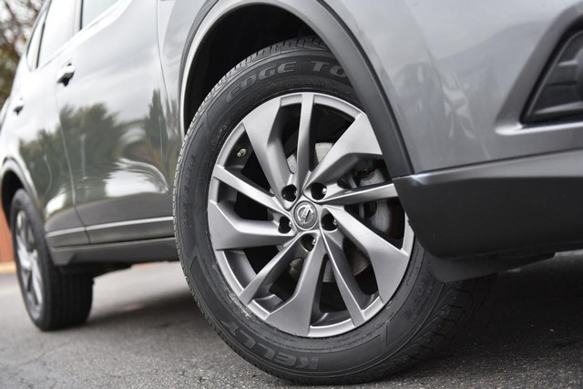 Nissan Rogue Vehicle Image 03