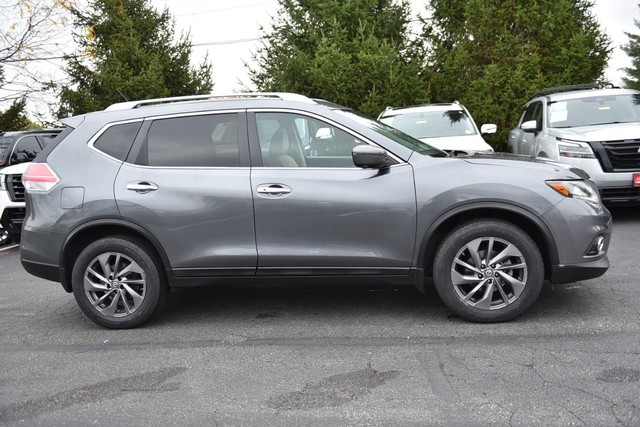 Nissan Rogue Vehicle Image 04
