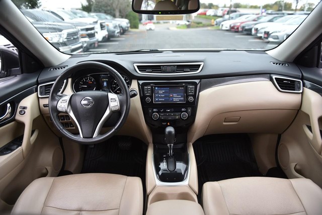 Nissan Rogue Vehicle Image 06