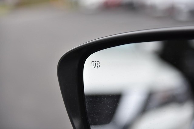 Nissan Rogue Vehicle Image 10