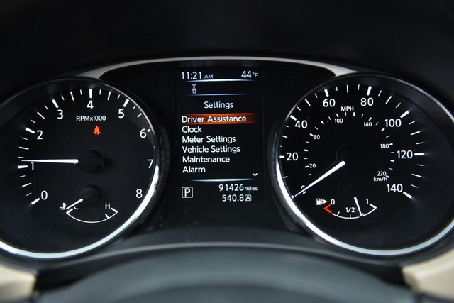 Nissan Rogue Vehicle Image 13