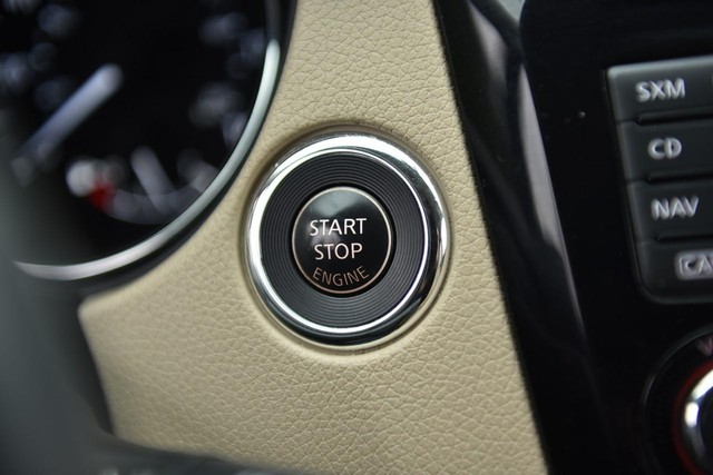 Nissan Rogue Vehicle Image 19