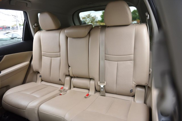 Nissan Rogue Vehicle Image 25