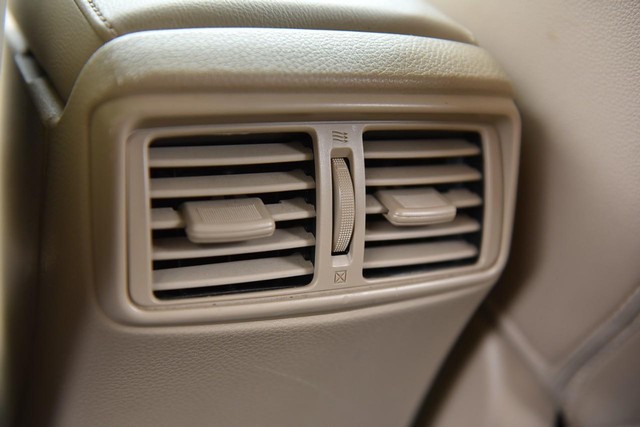 Nissan Rogue Vehicle Image 26