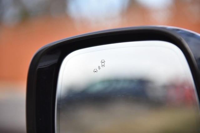 Nissan Armada Vehicle Image 10