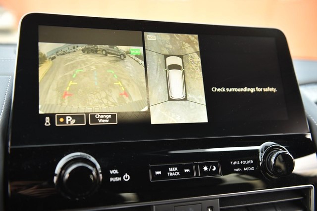 Nissan Armada Vehicle Image 13