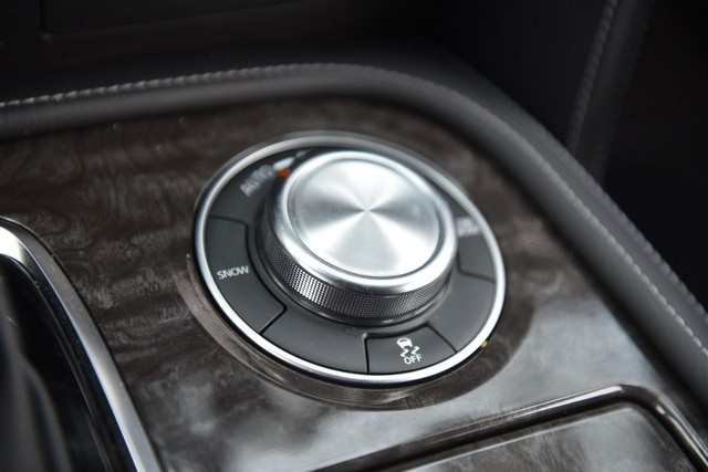 Nissan Armada Vehicle Image 17