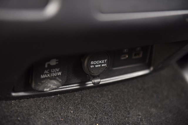 Nissan Armada Vehicle Image 31