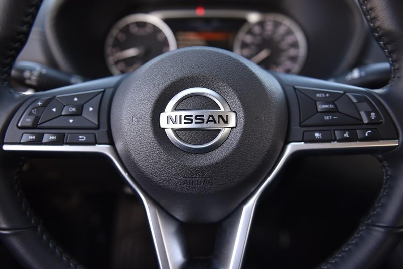 Nissan Sentra Vehicle Image 17