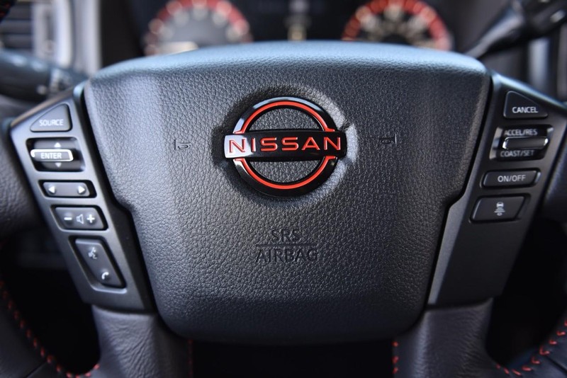 Nissan Titan Vehicle Image 23